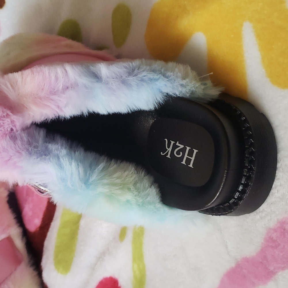 pastel rainbow furry slippers - Picture 4 of 8
